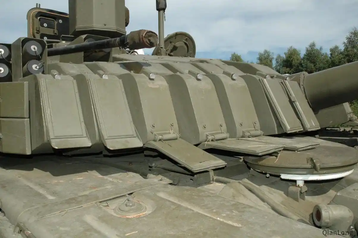 t-72m2改进型坦克亮相 升级之后依然弱点多多