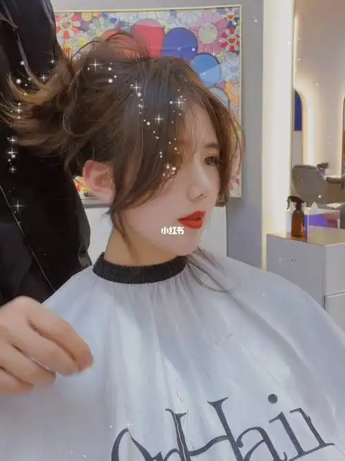 高马尾法式刘海