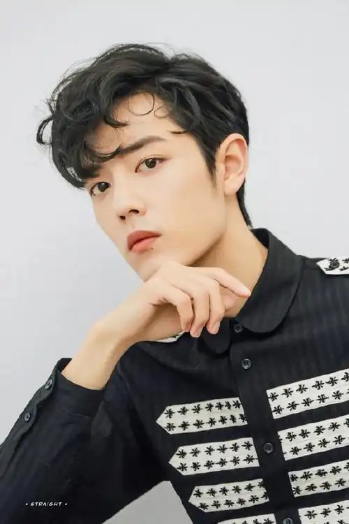 肖战卷毛造型高清壁纸