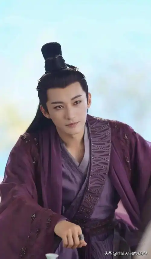 男古装头发(古装剧中男明星全束发vs披发)(14)
