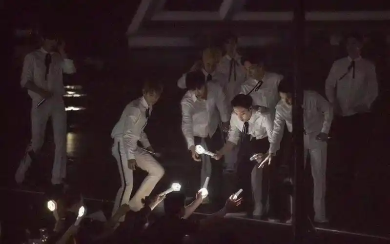 再看一眼exo9人合体照01