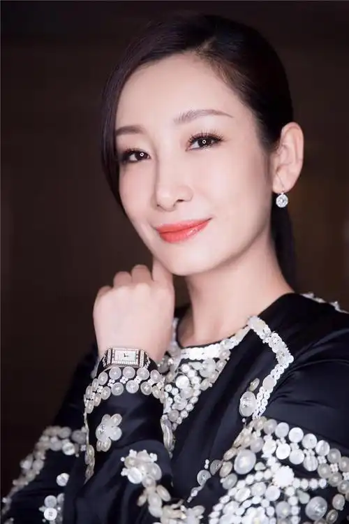 秦海璐,出生于1978年8月11日,是一位才华横溢的中国内地影视女演员