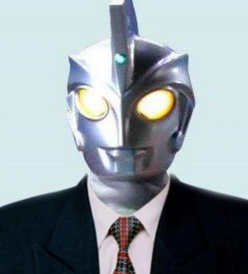 当奥特曼穿上西装,扎起领带,一本正经起来,你还认识你儿时的偶像吗?