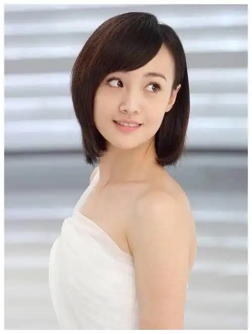 郑爽旧照遭曝光,时隔多年变化巨大,细心网友:何止整了容!