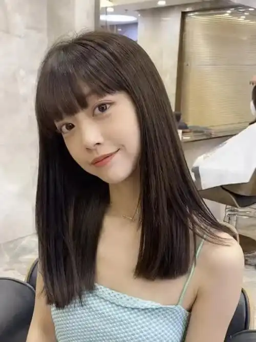 2021最的减龄"漫画刘海"女生长发发型