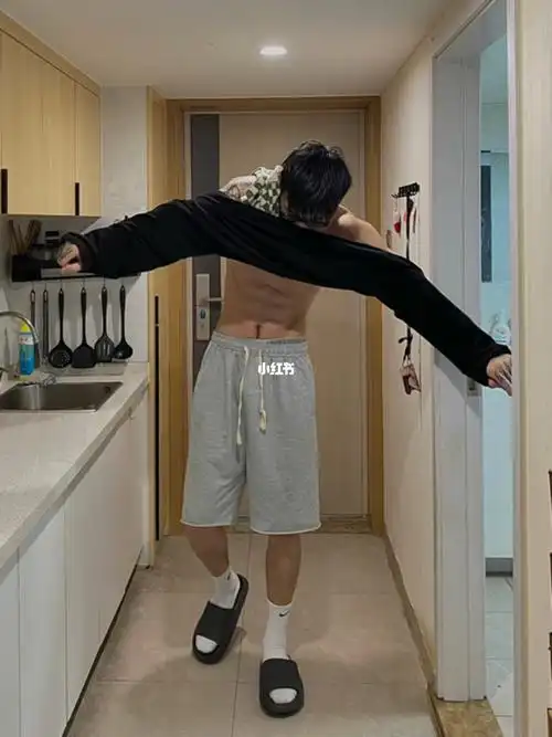 搭_宠物_纹身_马甲线_vlog_练出腹肌马甲线_生活记录_日常片段_随手拍