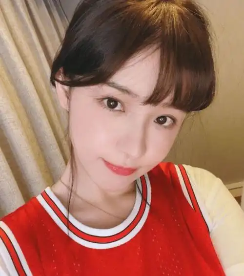 斗鱼女神周二珂复出赚钱难,新歌被喷土掉渣|王思聪