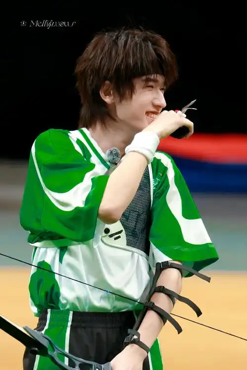 宋亚轩超话  20240705 tf家族夏日运动会 in 澳门  射箭要帅气还是