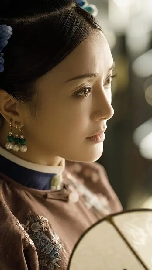 颜色分 黑色 关键词:  延禧攻略 秦岚 富察·容音 富察皇后