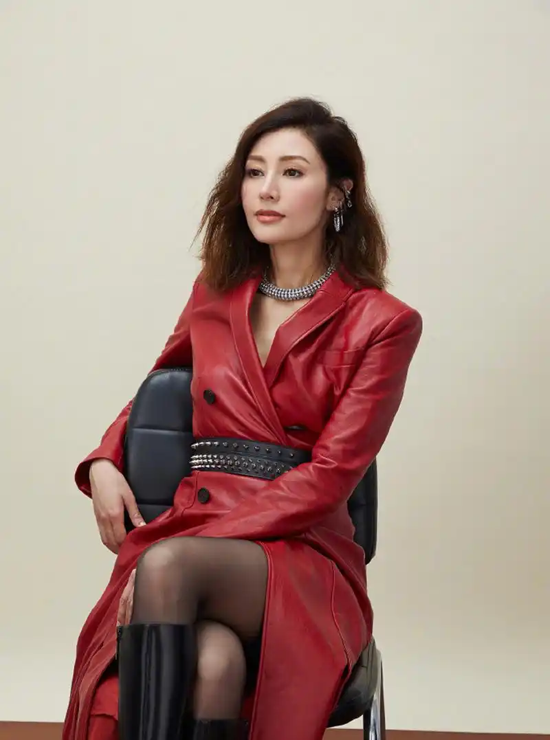 曾经最美的港姐李嘉欣,颜值美炸,身姿迷人