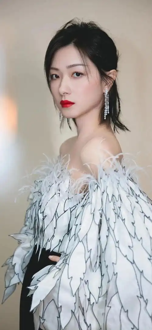 气质女神万茜_网易订阅