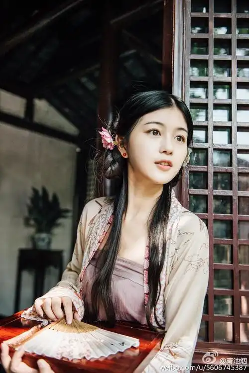 "王芳面无表情地说,"不过你也该反省反省,为什么会落到这步田地.