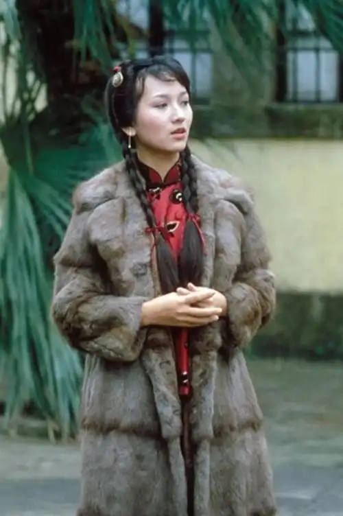 1980版《上海滩》,赵雅芝26岁,她饰演的冯程程因太美品质被忽略