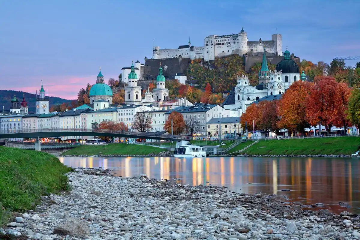 维也纳是奥地利的首都,也是欧洲最美丽的城市之一.