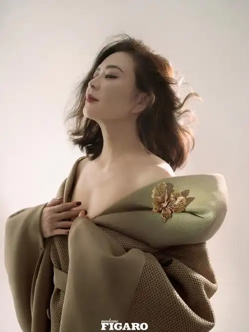 人间绝色.最近频频被刷新年龄认知……你敢信这是61岁的关之琳?