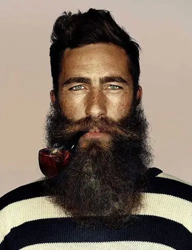 "络腮胡子"摄影展现跨性别时尚:谁说胡子是男人专利