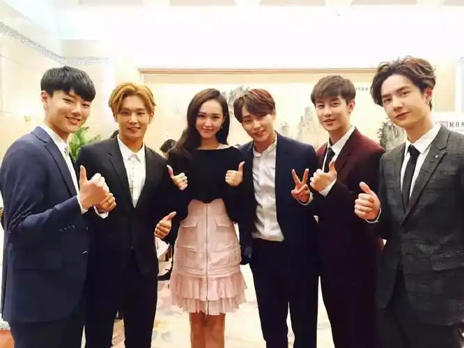 王一博16岁时和姚晨演过大学情侣