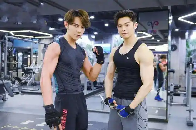 炎亚纶改名吴秉孺发声明:否认恐慌行为,曾与邱耀乐友好相处