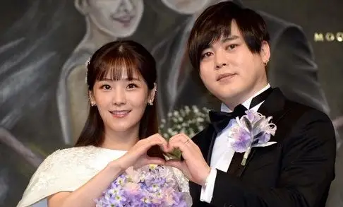 原创文熙俊暴瘦28斤显老态 带女儿上节目人气急升 娇妻未婚先孕遭非议