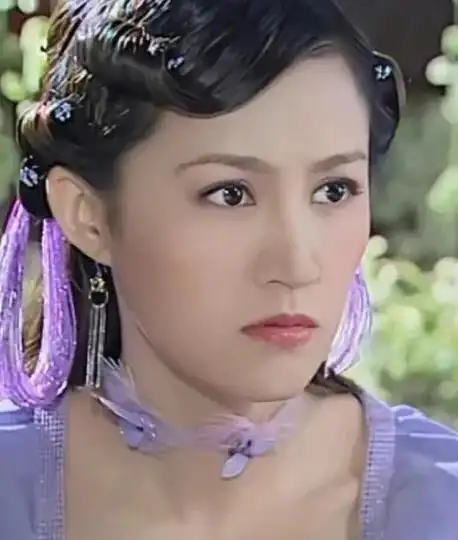 鲍蕾年轻时照片