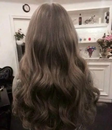 水波纹大卷发,待长发及腰了就去烫一个吧.