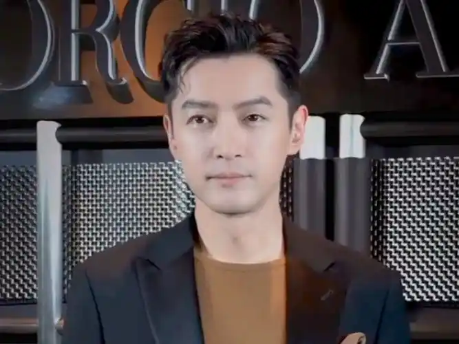 阿玛尼全球代言人胡歌,气质独一档