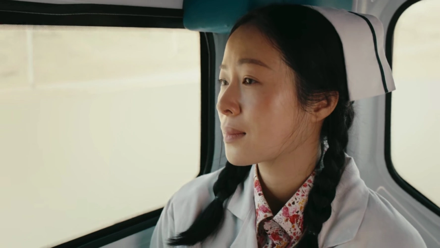 江一燕:在飞机上看到最新版的剧本时,我内心非常震撼.