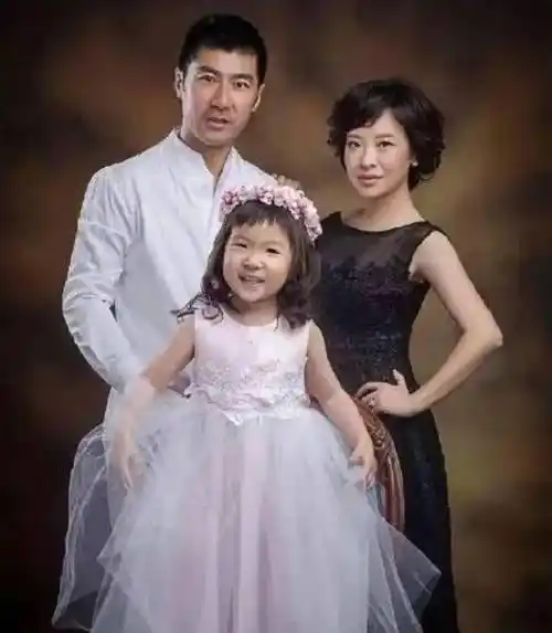 上海主持人子女颜值大比拼,看看谁继承了父母的优点_陈蓉_女儿_儿子