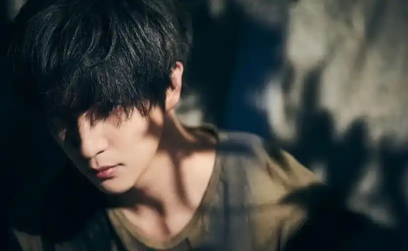 【top40】——薛之谦深情演绎对心动一往无前的深刻 —「天外来物」