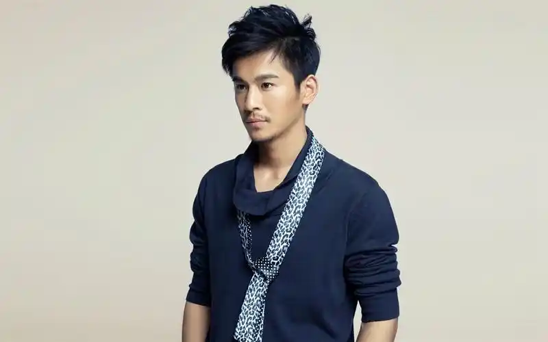 实力派演员乔振宇高清电脑桌面壁纸