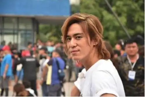 第四位,陈楚河.可能大家都不熟悉,他也是娱乐圈的人.