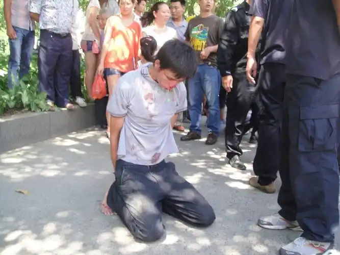 讨论小偷就应该被当街暴打吗