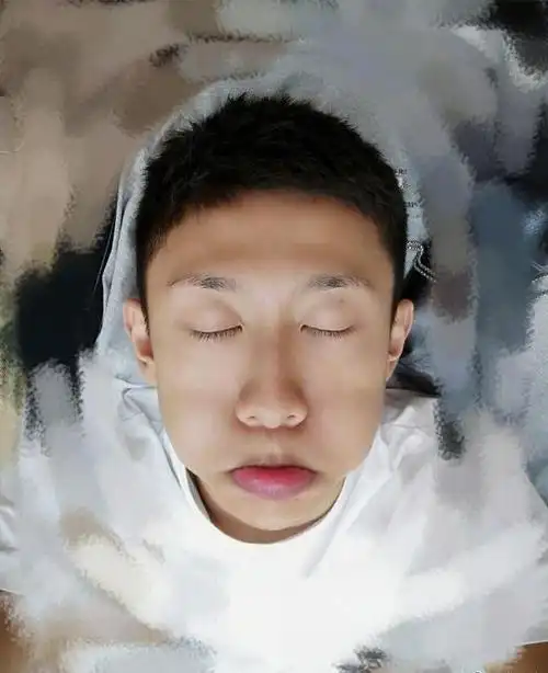 张一山一改霸气人设晒近照隔空送香吻萌翻众网友