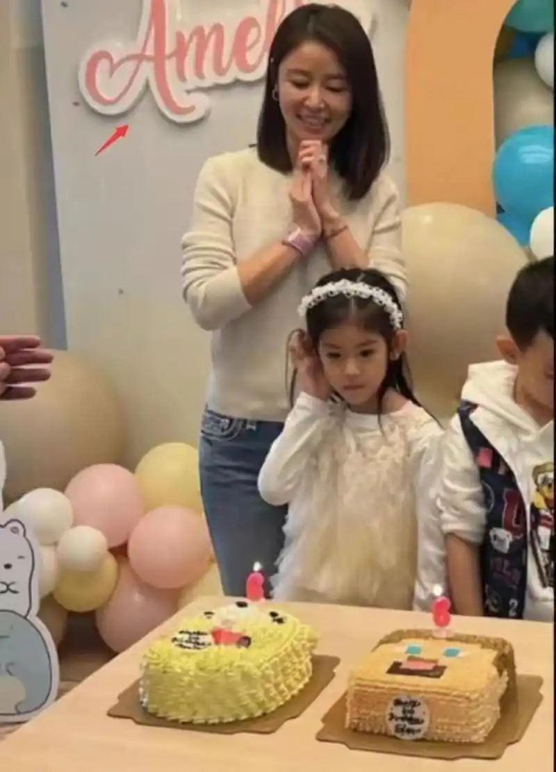 霍建华跟林心如的孩子曝光出来,好多人夸小女孩好漂亮,我怎么觉得小