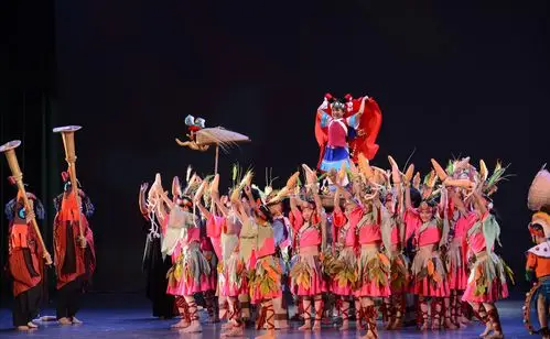 学校演出的大型儿童歌舞诗《蓝月谷》11日晚在北京全国政协礼堂上演