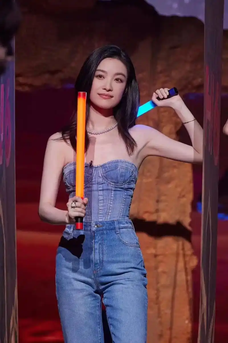 糟糕!又被倪妮戴珍珠项链给美到了99 倪妮近期参加hi6的 - 抖音