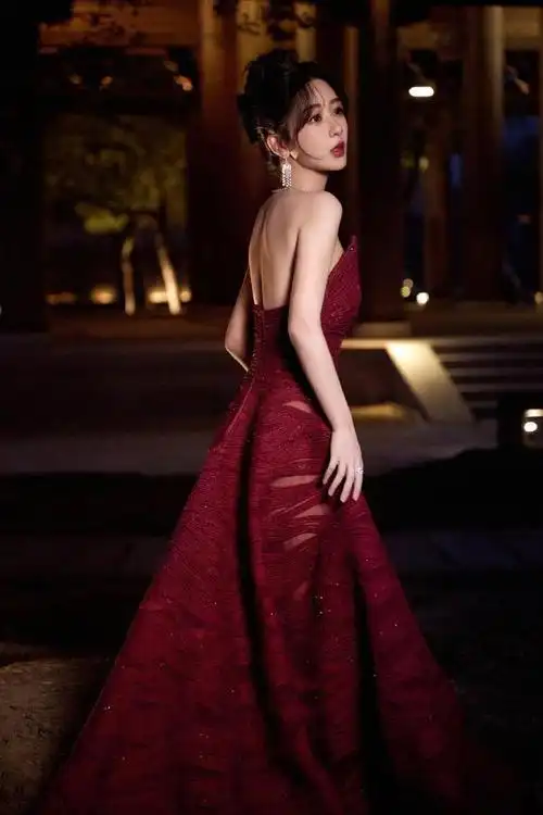 杨紫又出圈了从gq盛典惊艳造型看出了时尚的魅力