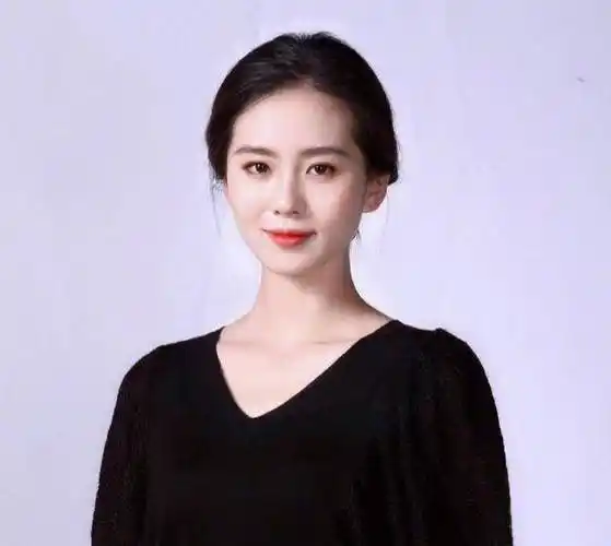 刘诗诗的上位往事:躲了刘亦菲12年,最后逆袭成为85后小花_蔡艺侬_唐人