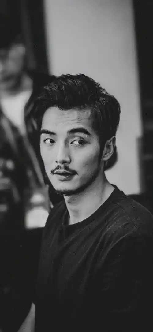 络腮胡男生的颜值终于被证明了,这位帅哥最近横空出世|金世佳|胡子