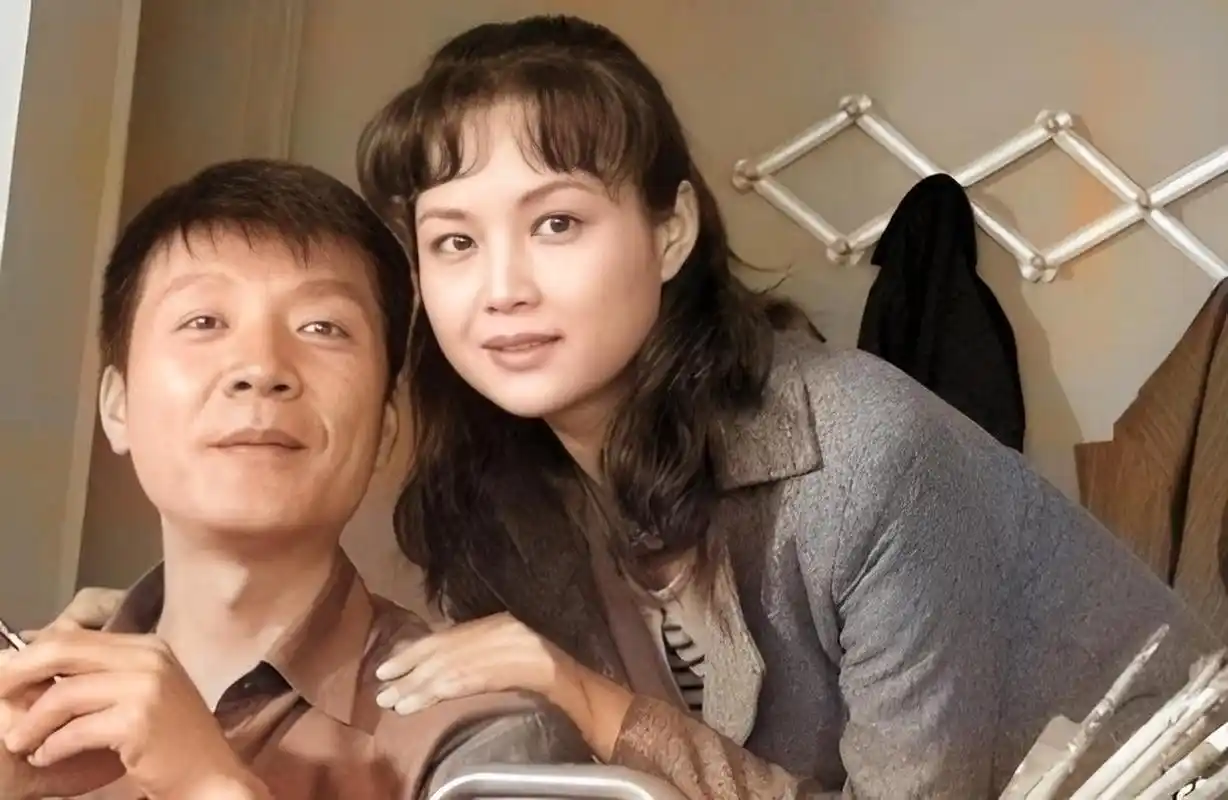 17年,奚望和郭晓然结婚,刘之冰在婚礼上对郭晓然说:"这是我19年来的最