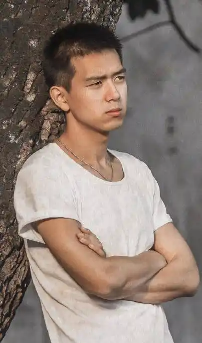 李现寸头"逆生长",有颜任性,光是发型就足够撩人_角色_感觉_类型