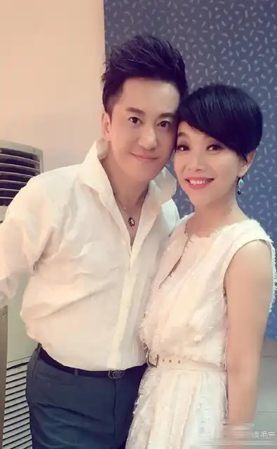 毛宁近照曝光 重获新生笑容依旧