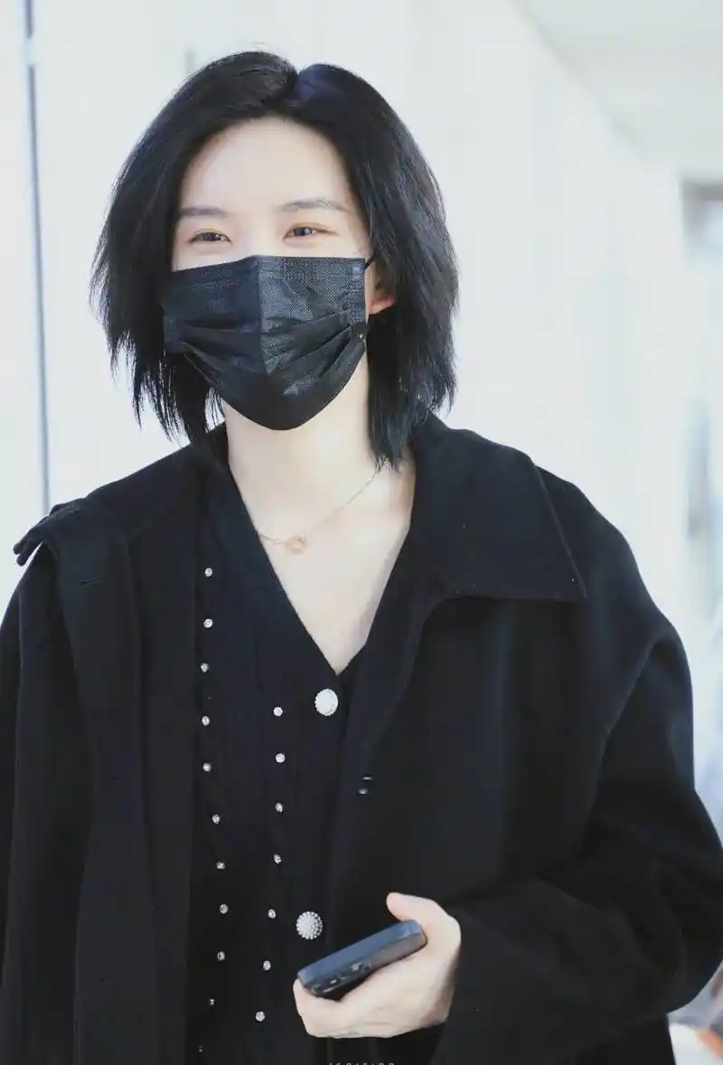 陆柯燃|全黑同款?