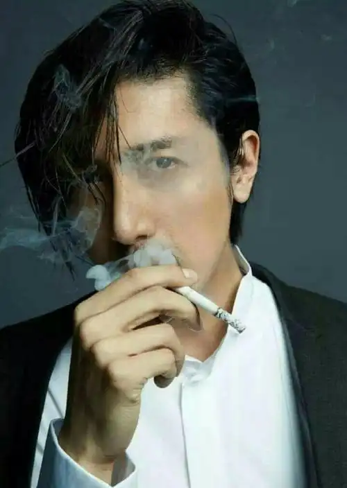 盘点男星抽烟的模样最帅的不是张国荣而是他
