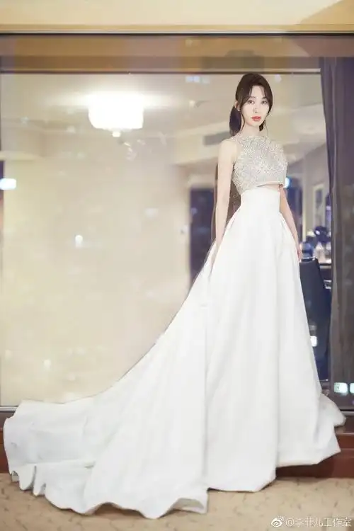 lisa袁冰妍完美的腰臀比 简直是身材管理的天花板