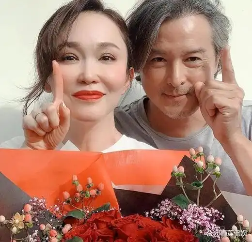 明明年纪相差不大却看着像两代人这6位女星把老公熬成爹