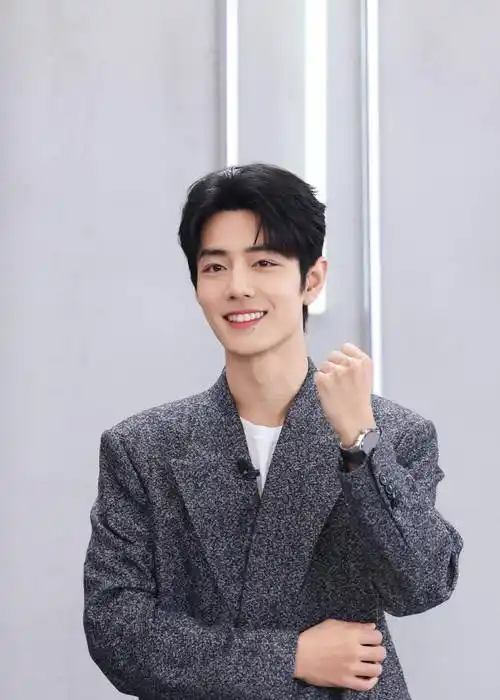 肖战笑出小括号,又帅又甜,引万千粉丝追捧_笑容_生活_总能