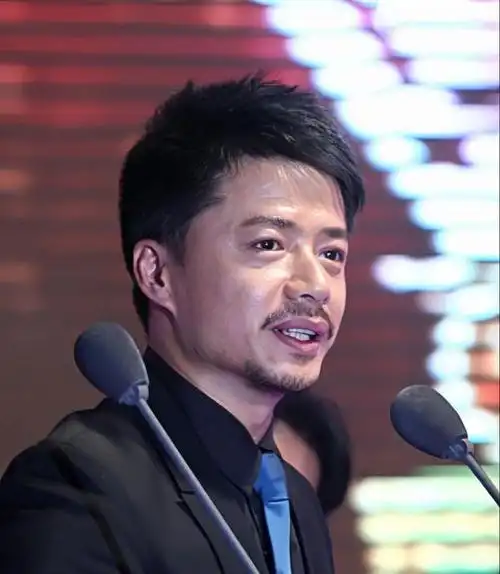 段奕宏我爸爸一本正经妈妈年轻时太强势家里家外都她说了算