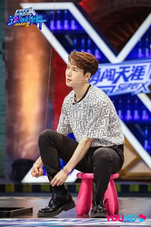 这就是街舞第三季王嘉尔造型回顾投票来选出你最爱的look