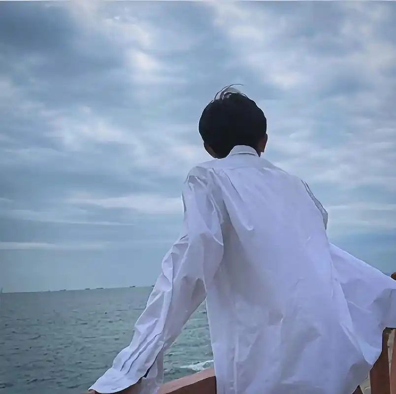 白衬衫的刚哥真的太绝了#王源 - 抖音